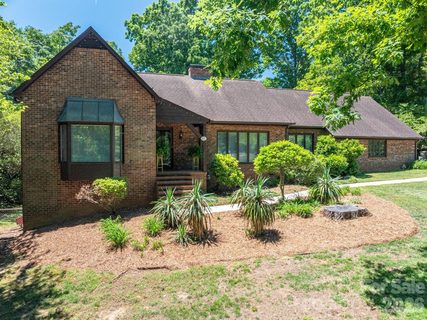 2417 Regal Drive sold home in Woodleigh, Gastonia, NC