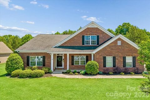 1006 Spring Rose Lane active home in Wesley Chase, Matthews, NC