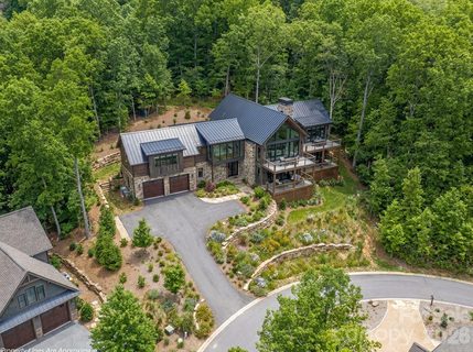11 Crockett Ridge Road active home in The Settings Of Black Mountain, Black Mountain, NC