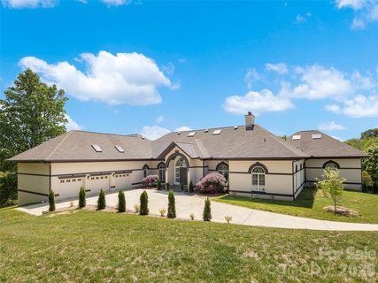 813 Rickel Drive sold home in Wilson Farm, Hendersonville, NC