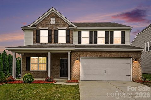 8211 Pamplin Court active home in Victoria At Aberdeen, Charlotte, NC