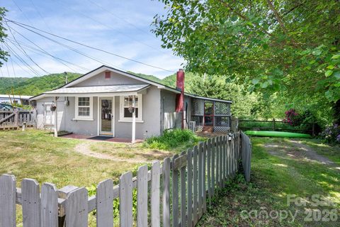 2802 Beaverdam Road pending home in Beaverdam, Canton, NC
