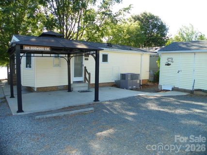 105 Dogwood Circle active home in Badin Shores Resort, New London, NC