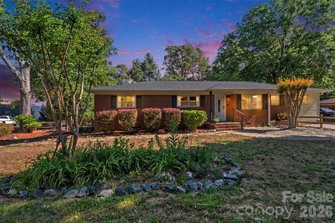 738 Edgemoor Drive sold home in Edgemoor, Mooresville, NC