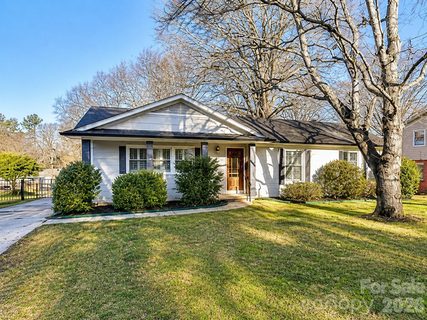 5012 Auburndale Road pending home in Windsor Park, Charlotte, NC