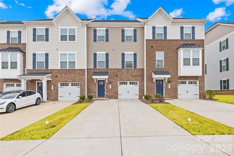 2620 Grantham Place Drive active townhome in Grantham Place, Fort Mill, SC
