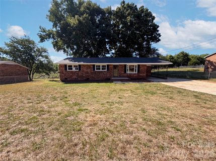 4030 Angus Drive active home in Meadowbrook Acres, Gastonia, NC