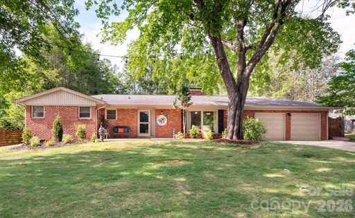 25 Bevlyn Drive active home in Oak Forest, Asheville, NC