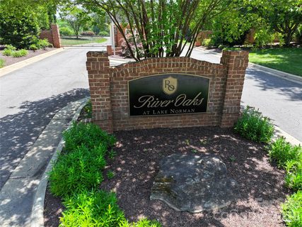 106 Kiowa Court active home in Buffalo Shoals Natl Golf Club, Statesville, NC