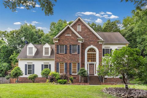 7411 Leharne Drive sold home in Crown Colony Estates, Charlotte, NC