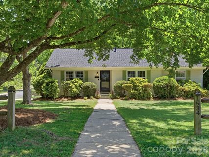 1534 Edgewater Drive