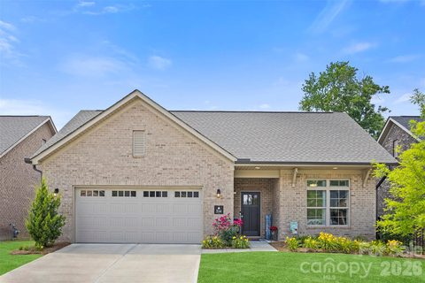 Homes in Courtyards On New Hope, Gastonia