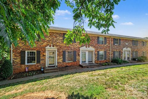 4329 Hathaway Street active home in Cotswolds On Walker, Charlotte, NC