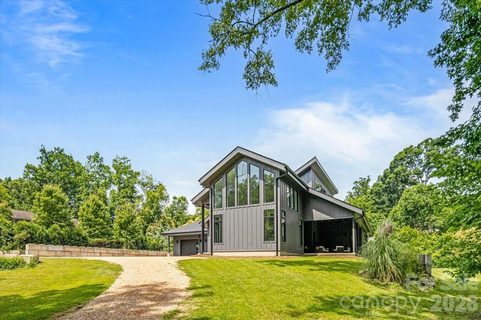 3304 Mar Vista Circle active home in Myers Park, Charlotte, NC