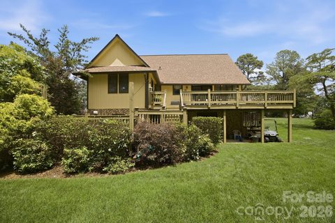220 Shoreline Loop sold home in Bay View Estates, Mooresville, NC
