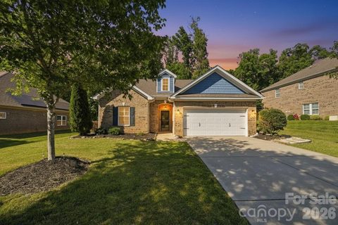Homes in Ravencroft, Mint Hill