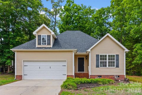 509 Kittiewake Lane pending home in Eagle Creek, Clover, SC