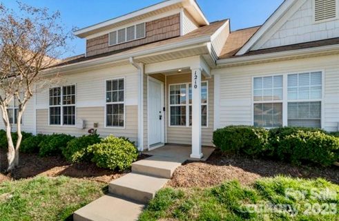 1210 Sheldon Brook Lane pending townhome in Brookchase, Fort Mill, SC