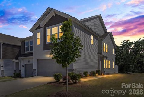 4529 Iron Oak Lane active townhome in Cheyney, Charlotte, NC