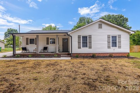 12101 Charing Grove Lane sold home in Taragate Farms, Charlotte, NC