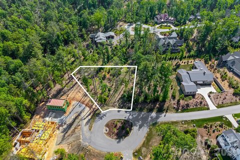 325 Flowering Vine Court active lot in Ramble Biltmore Forest, Asheville, NC