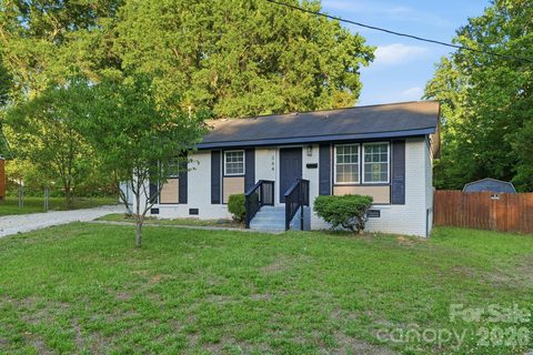 364 Leafmore Drive active home in Clintwood, Charlotte, NC