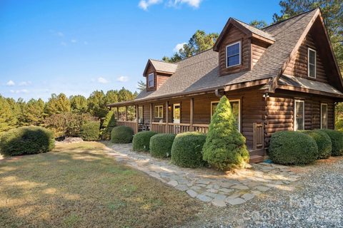105 Palisade Drive active home in The Pinnacle At Ridgeview, Mill Spring, NC