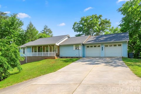 570 Pleasant View Drive sold home in Pleasant View, Marion, NC