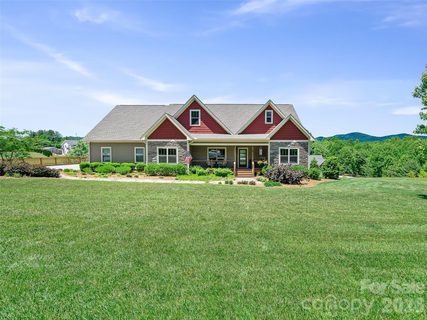 58 Sunny Morning Court pending home in Old Orchard, Hendersonville, NC