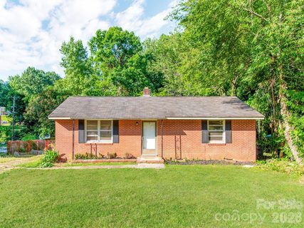 814 Wilbrown Circle pending home in Homestead Park, Charlotte, NC