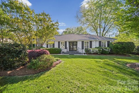 13539 Four Oaks Lane pending home in Idlewood, Matthews, NC