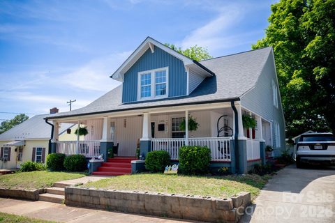 Homes in Arlington, Salisbury