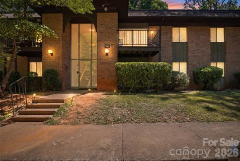 330 Orchard Trace Lane active condo in Orchard Trace, Charlotte, NC