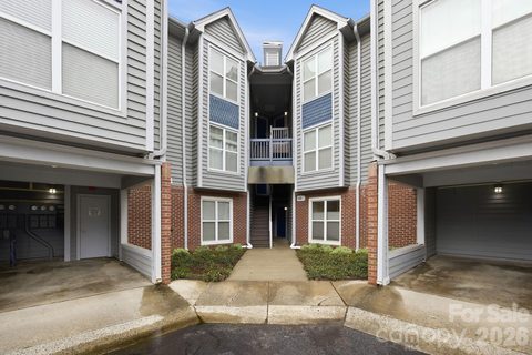 509 N Graham Street active home in The Fourth Ward Square, Charlotte, NC