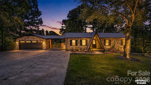 1161 Mountain Shadows Drive sold home in Mountain Shadows, Morganton, NC