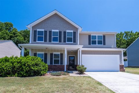 3006 Houndscroft Road active home in Fieldstone Farm, Indian Trail, NC
