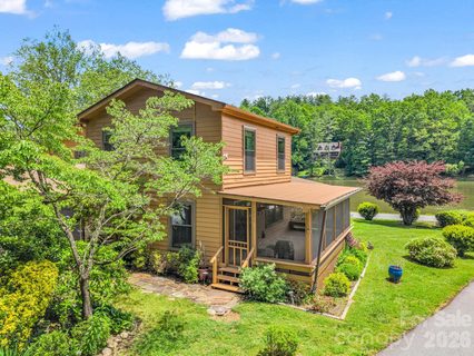 117 Willow Way active home in Willow Lake, Hendersonville, NC