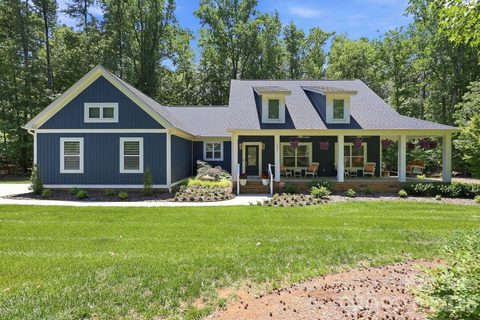 203 Spinnaker Court sold home in Yachtsmans Point, Lexington, NC
