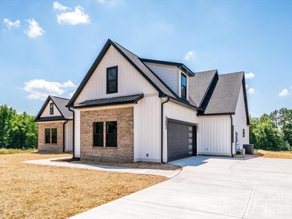 1012 Harrogate Drive sold home in Bennington Estates, Bessemer City, NC