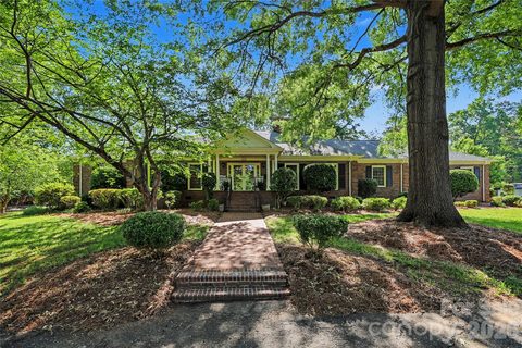930 Scotch Drive sold home in Sherwood Forest, Gastonia, NC