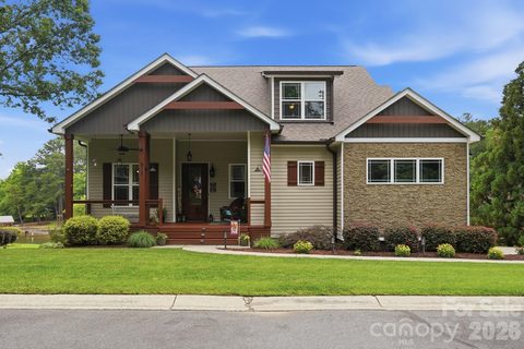 913 Lake Club Drive pending home in Lake Club, Rock Hill, SC