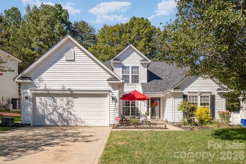 6859 Lakecrest Court active home in Smithstone, Denver, NC