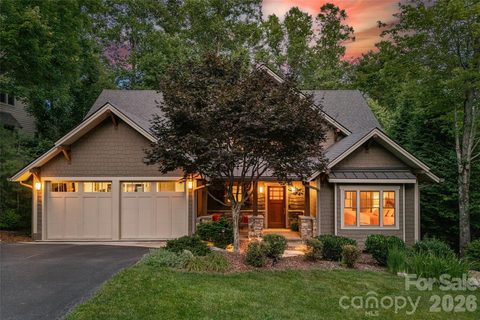 15 E Owl Creek Lane active home in Southcliff, Fairview, NC