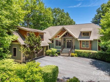 161 Chattooga Run active home in Champion Hills, Hendersonville, NC
