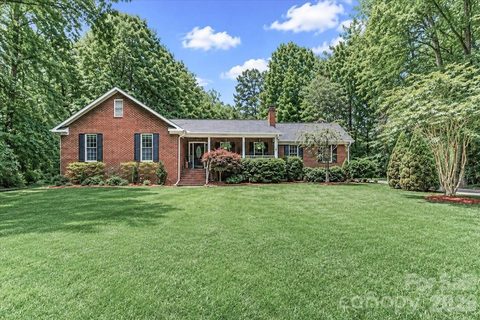 6803 Lowesville Lane sold home in Lowesville, Stanley, NC