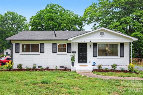 3716 Fieldcrest Road sold home in Rollingwood, Charlotte, NC
