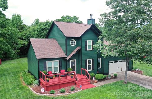 Homes in Maple Crest, Hickory
