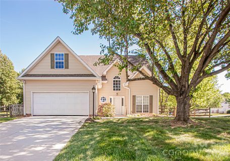 1621 Mountain Ashe Court sold home in Thornblade, Matthews, NC