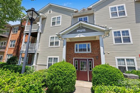 10616 Hill Point Court sold condo in Hyde Park, Charlotte, NC