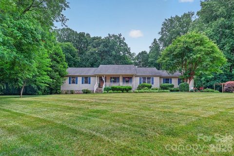 711 Candlewick Drive sold home in Woodbridge Run, Salisbury, NC